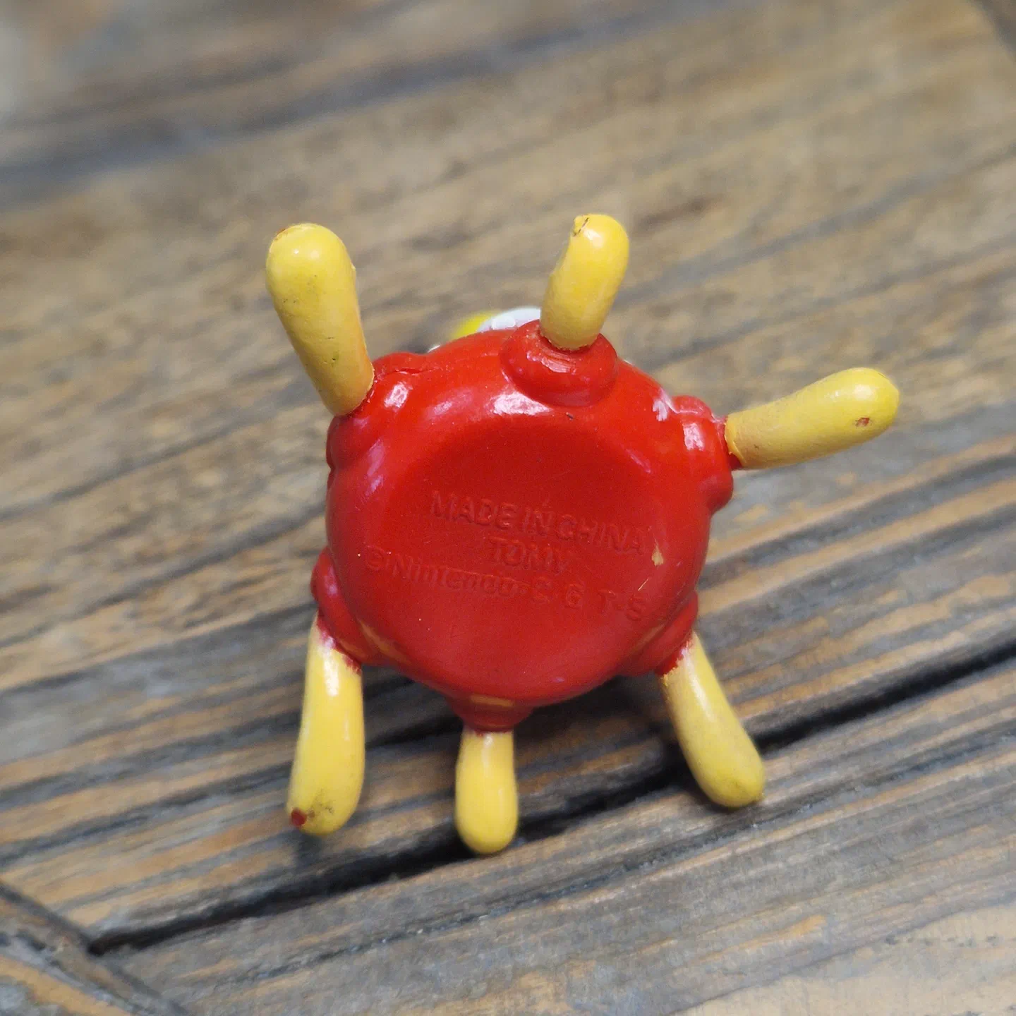 Beta bootleg figure (badly painted) — photo 4